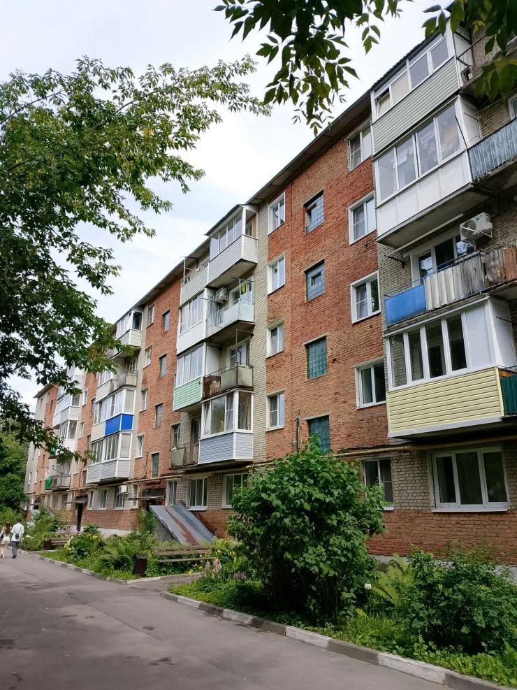 Продается 2-х комнатная квартира ул 50 лет СССР 